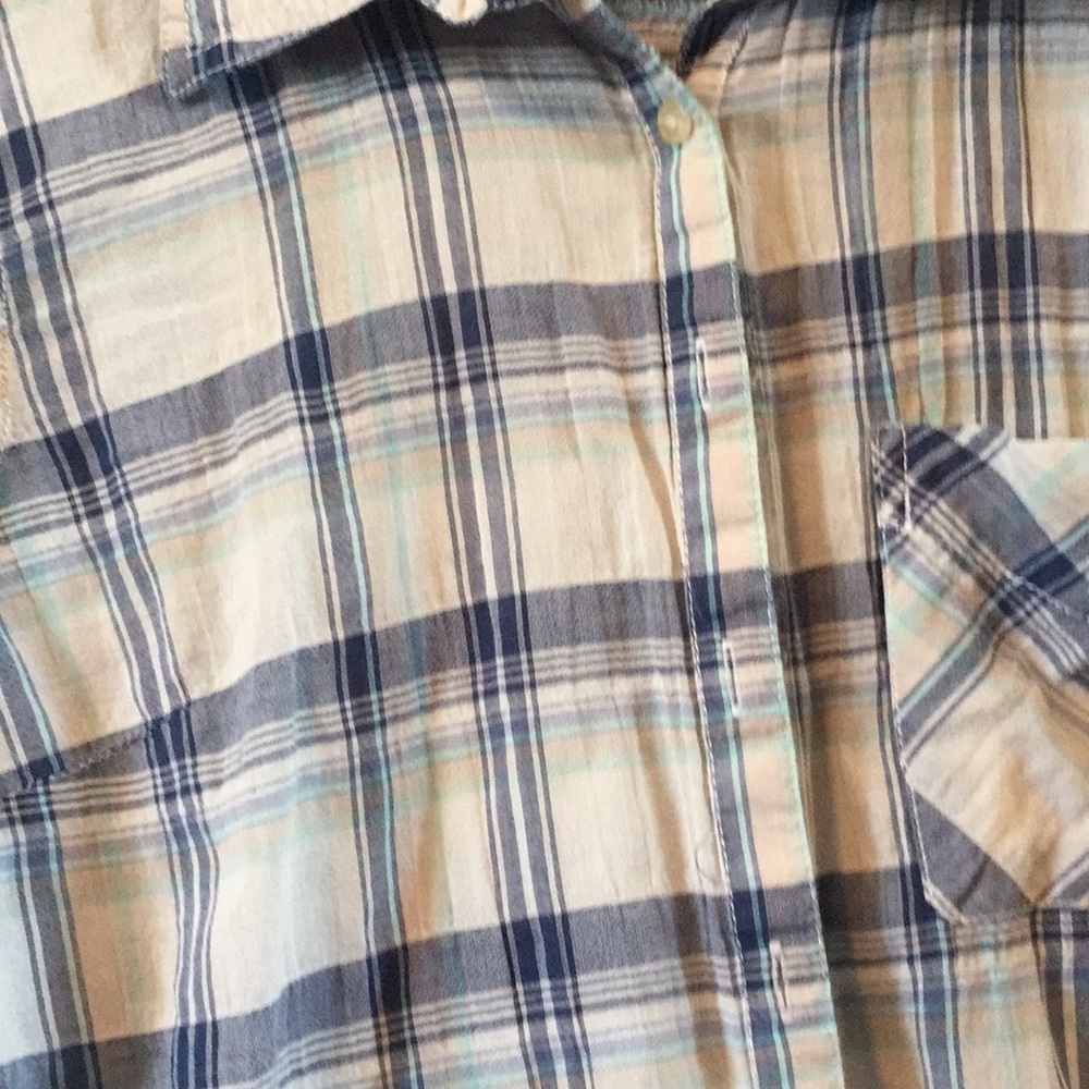 Two flannels - Picture 5 of 7